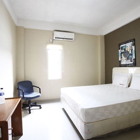 Reddoorz Near Cilandak Town Square Jacarta Exterior foto