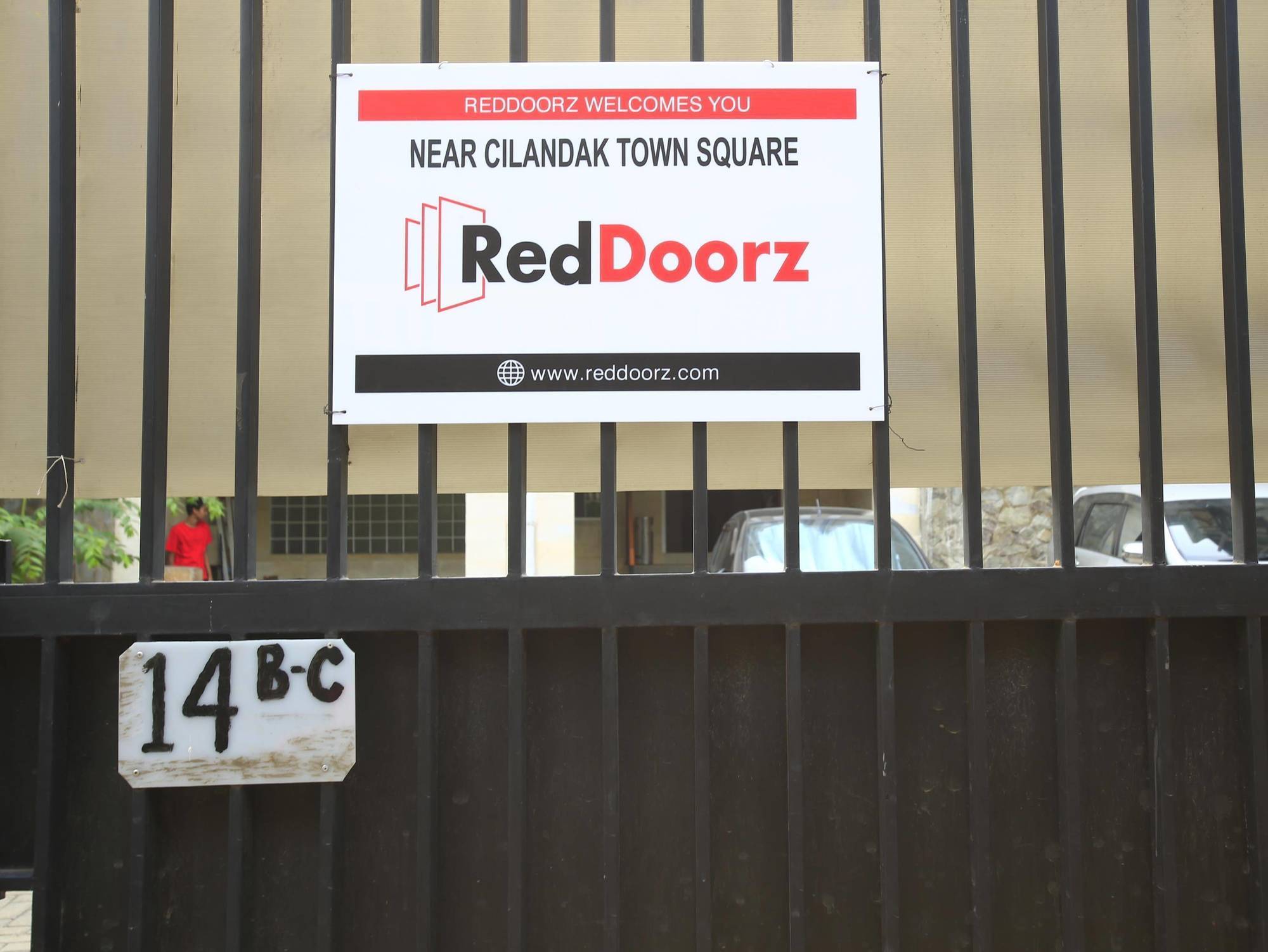 Reddoorz Near Cilandak Town Square Jacarta Exterior foto